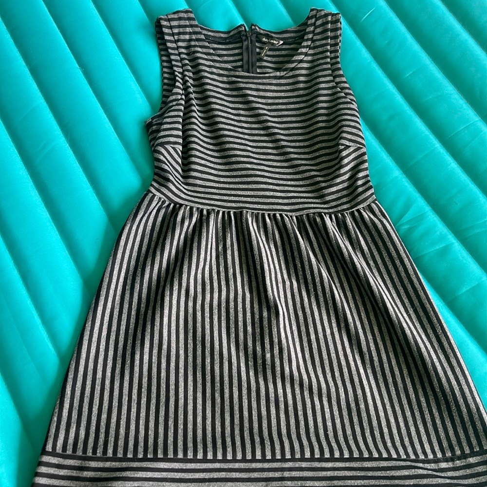 Sleeveless dress, size S
